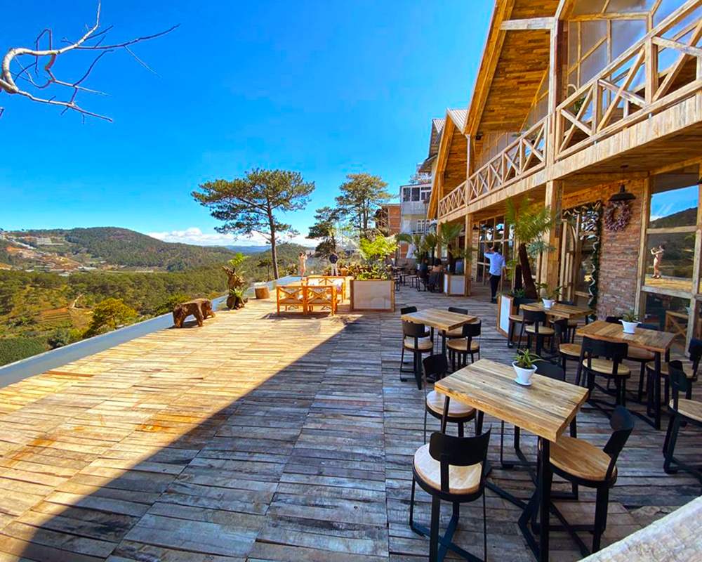 Come to Da Lat Mountain View coffee to experience the Nordic space next to the dreamy mountains and hills 2