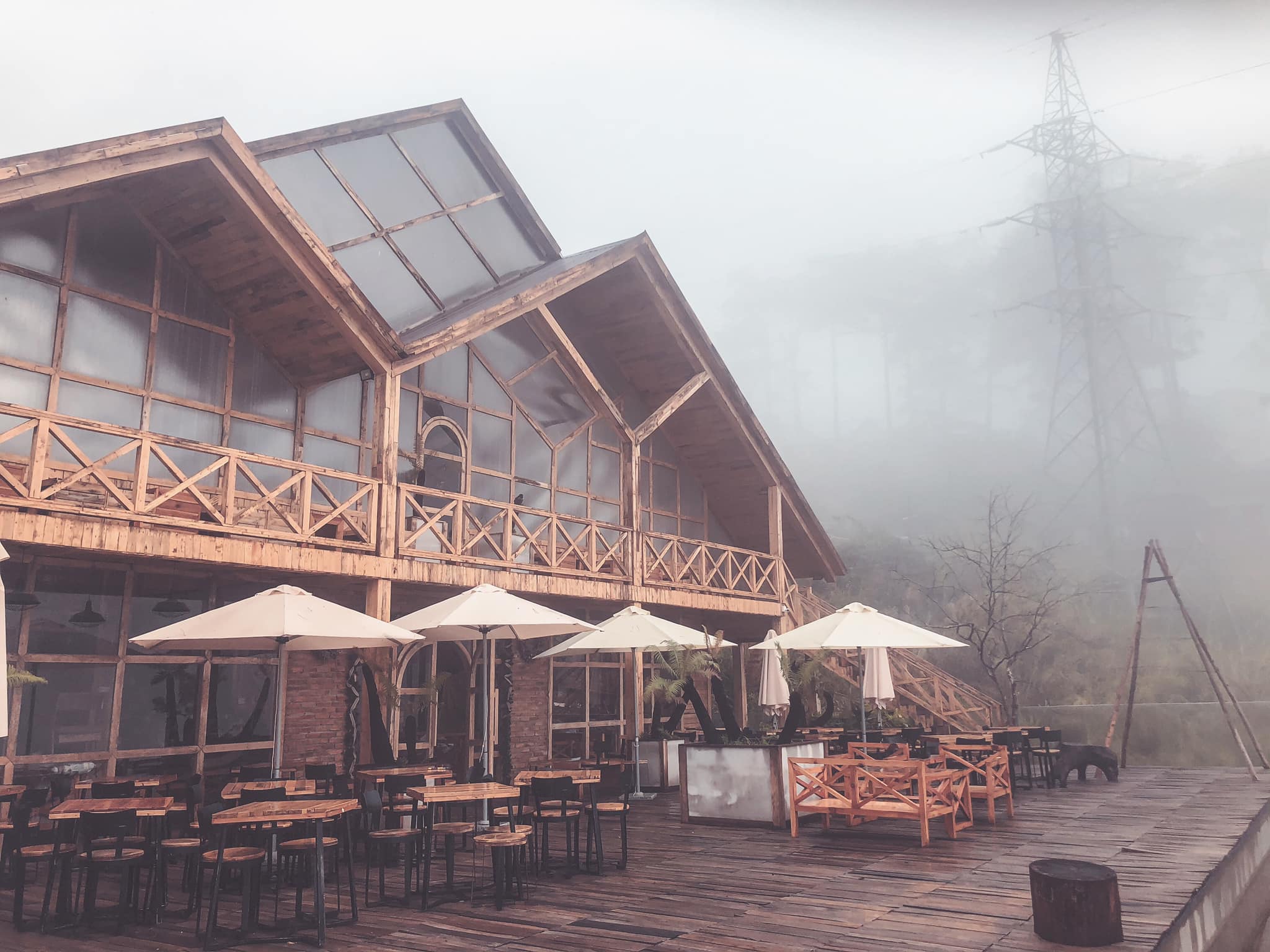 Come to Da Lat Mountain View coffee to experience the Nordic space next to the dreamy mountains and hills 3