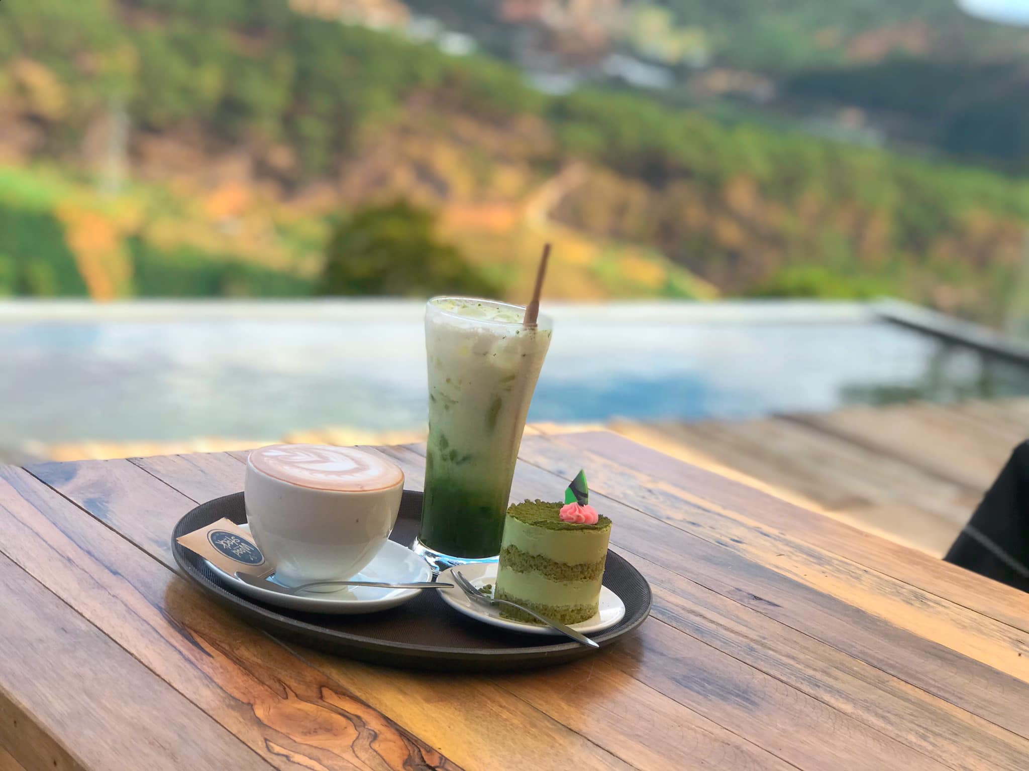 Come to Da Lat Mountain View coffee to experience the Nordic space next to the dreamy mountains and hills 9