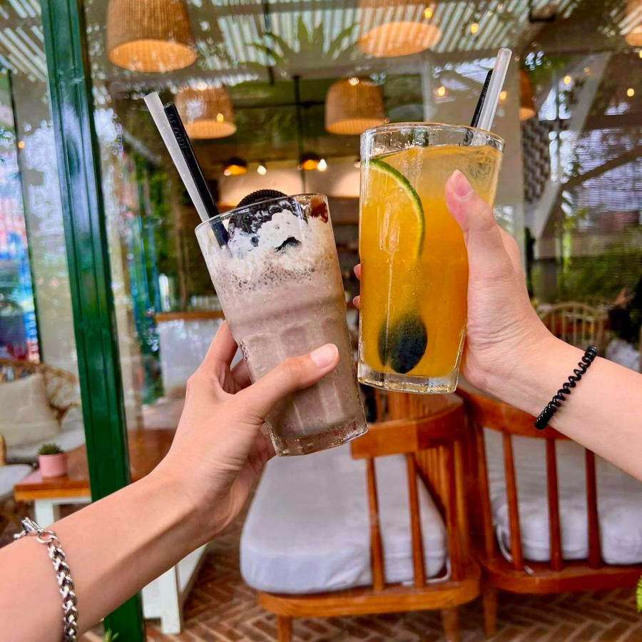 Come to Hoa Do Restaurant and Coffee to enjoy attractive beef noodle bowl with stone 7