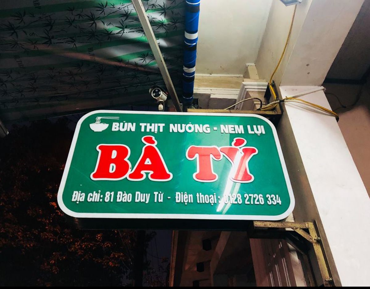 When you come to Hue, you must immediately stop by Ba Ty's grilled meat noodle restaurant, delicious and forget the way back