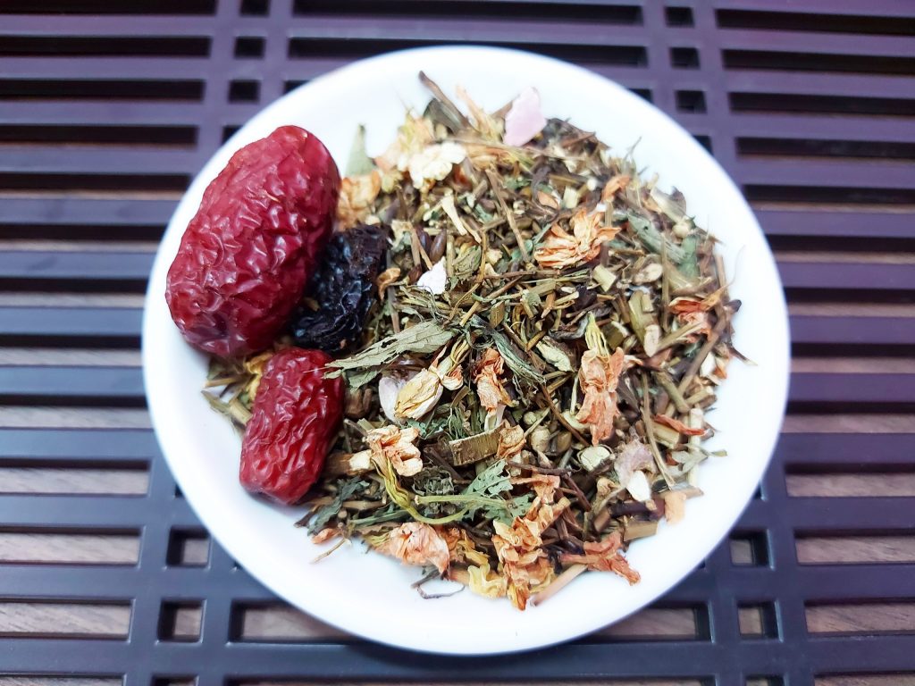 When coming to Hue, remember to enjoy royal tea - Cultural beauty of the ancient capital 7