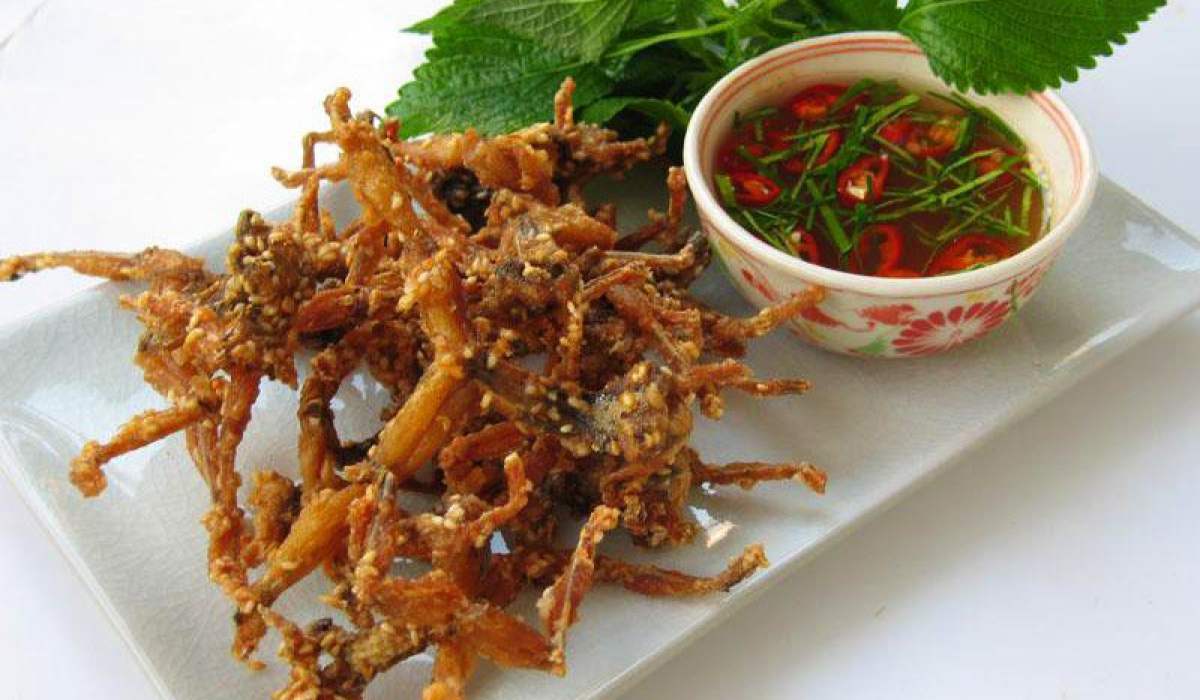 Come to Hue to enjoy copper imitations - Hue's specialty every time Spring comes