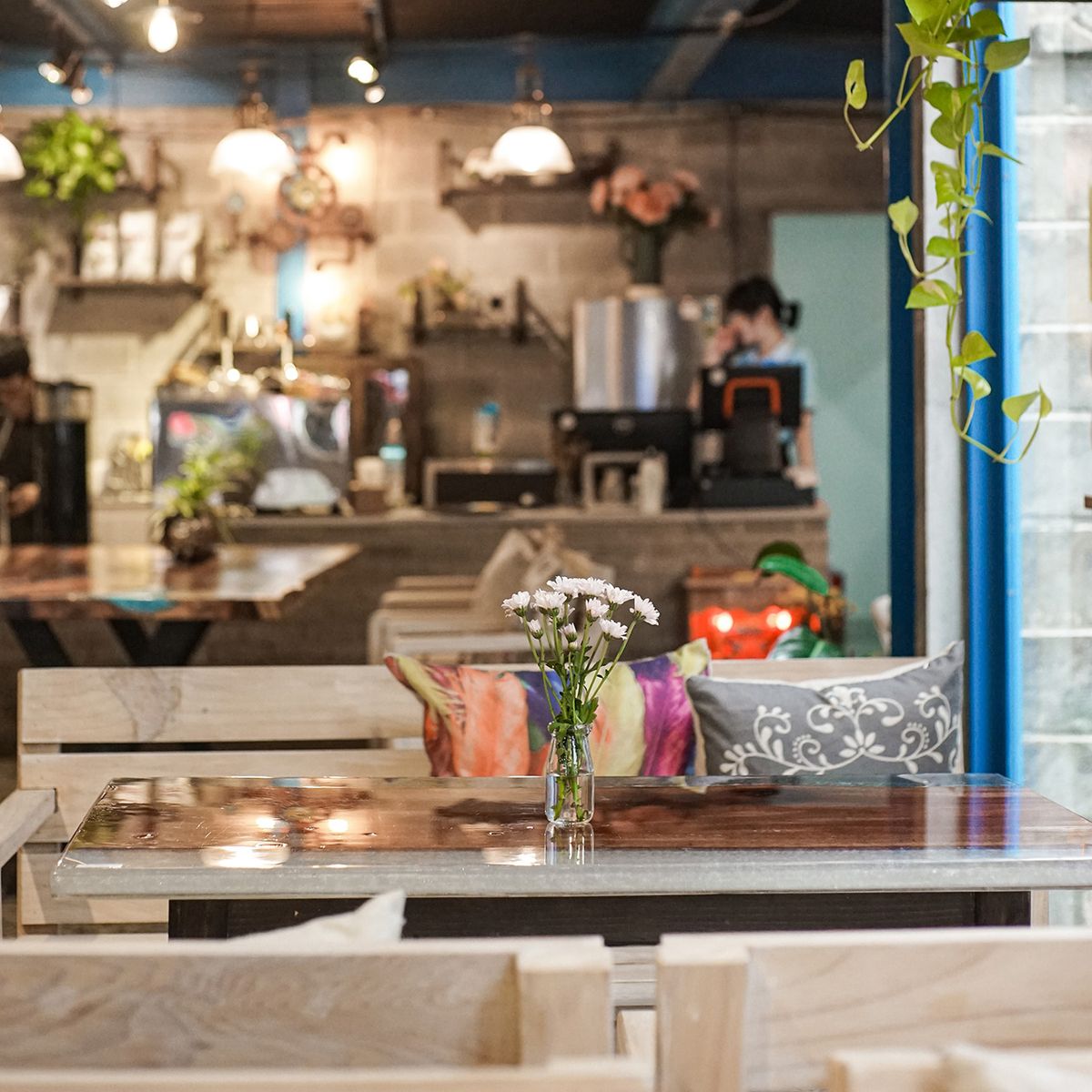 Coming to Le Petit Café, sitting in every corner produces photos with 10 million likes