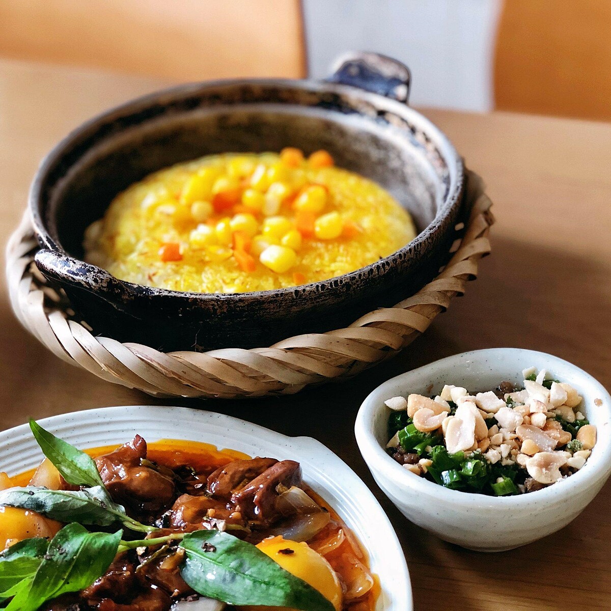 Go to Lua Viet rice pot restaurant to gather around the family dinner table 5