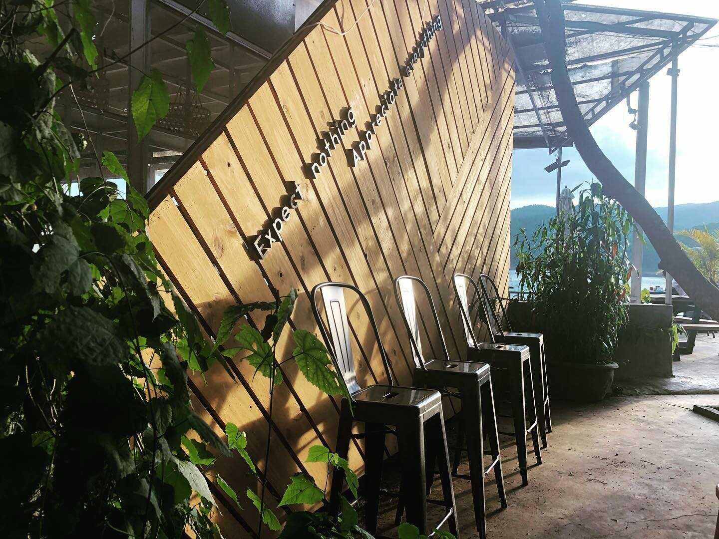 Come to The Seen House Coffee and see Tuyen Lam Lake as beautiful as a watercolor painting 10