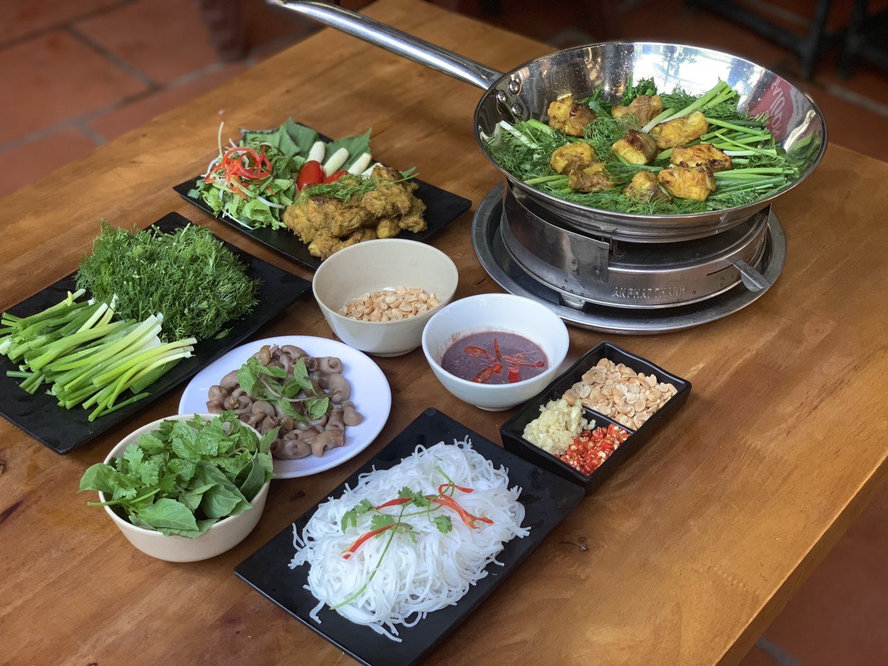 Address to enjoy La Vong grilled fish - Quintessence of Hanoi cuisine 3