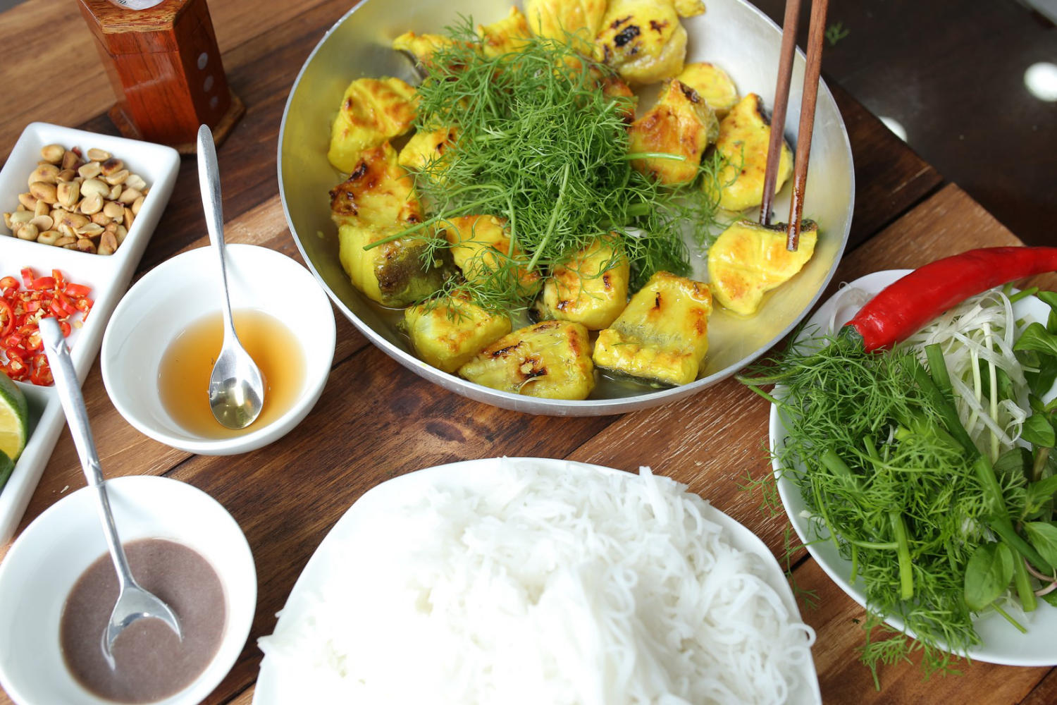 Address to enjoy La Vong grilled fish - Quintessence of Hanoi cuisine 6