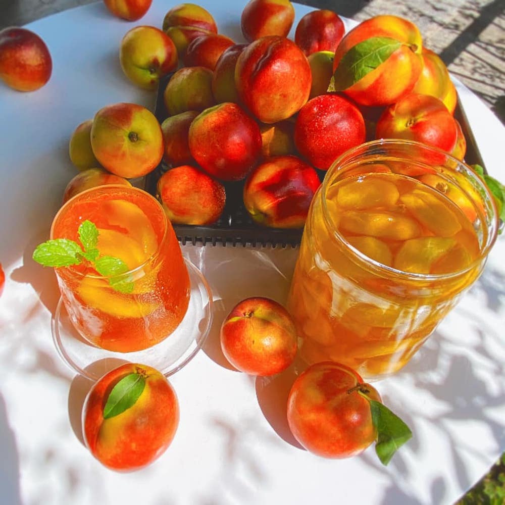 If you can't travel abroad, stop by Quinoa Café to have check-in photos like in the West