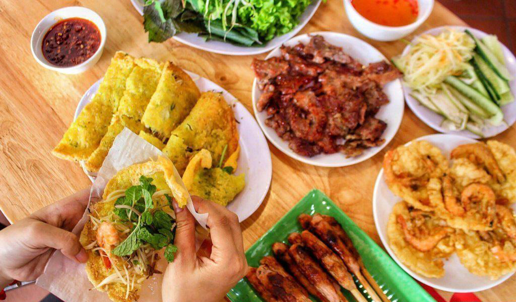 Check out 10 delicious banh xeo shops in Da Nang 7