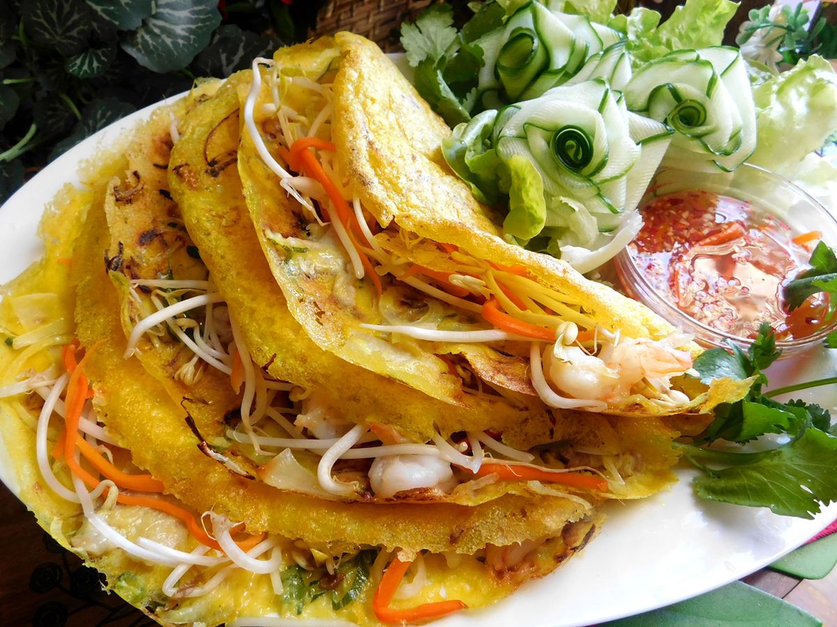 Check out 10 delicious banh xeo shops in Da Nang 4