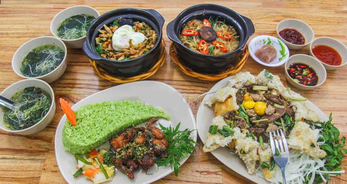Check out 6 delicious lunch restaurants in Da Nang 7