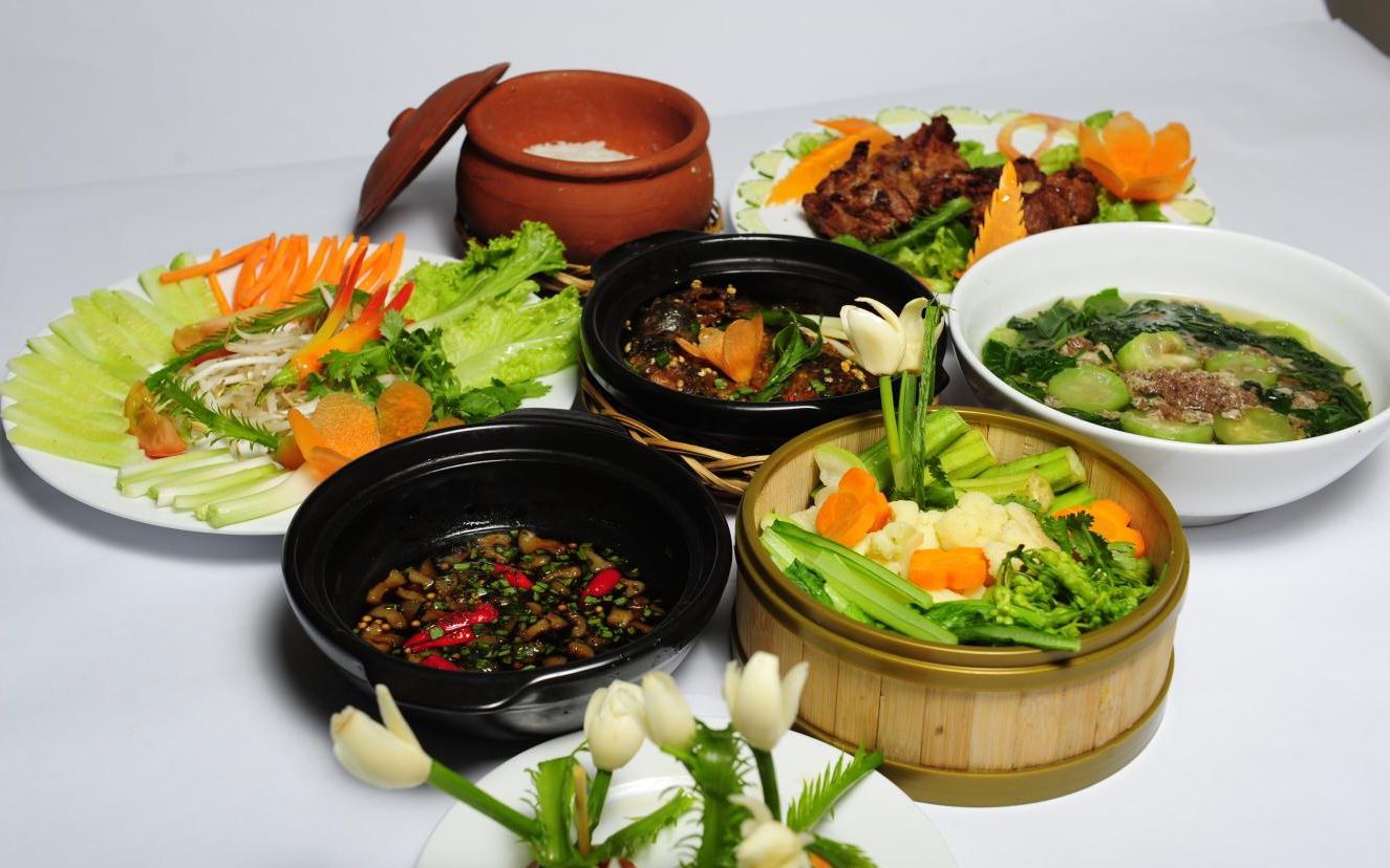 Check out 6 delicious lunch restaurants in Da Nang 8