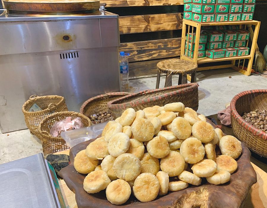 Unique Sapa chestnut cake, rich and fragrant 5
