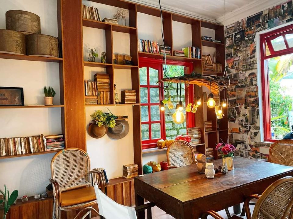 Stop by the peaceful Da Lat Red Apple Shop to enjoy delicious egg coffee 6