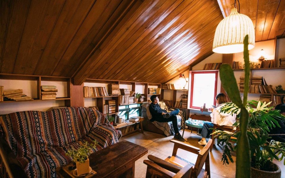 Stop by the peaceful Da Lat Red Apple Shop to enjoy delicious egg coffee 8