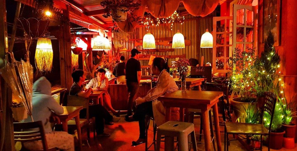 Stop by the peaceful Da Lat Red Apple Shop to enjoy delicious egg coffee 9