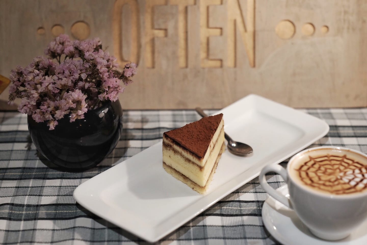 Stop by Moc Mien Da Nang cafe with a fresh space in the heart of Da Thanh 6
