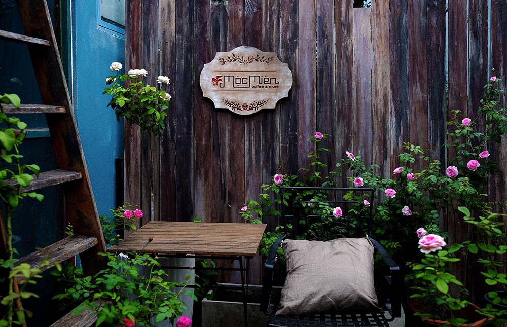 Stop by Moc Mien Da Nang cafe with a fresh space in the heart of Da Thanh 2