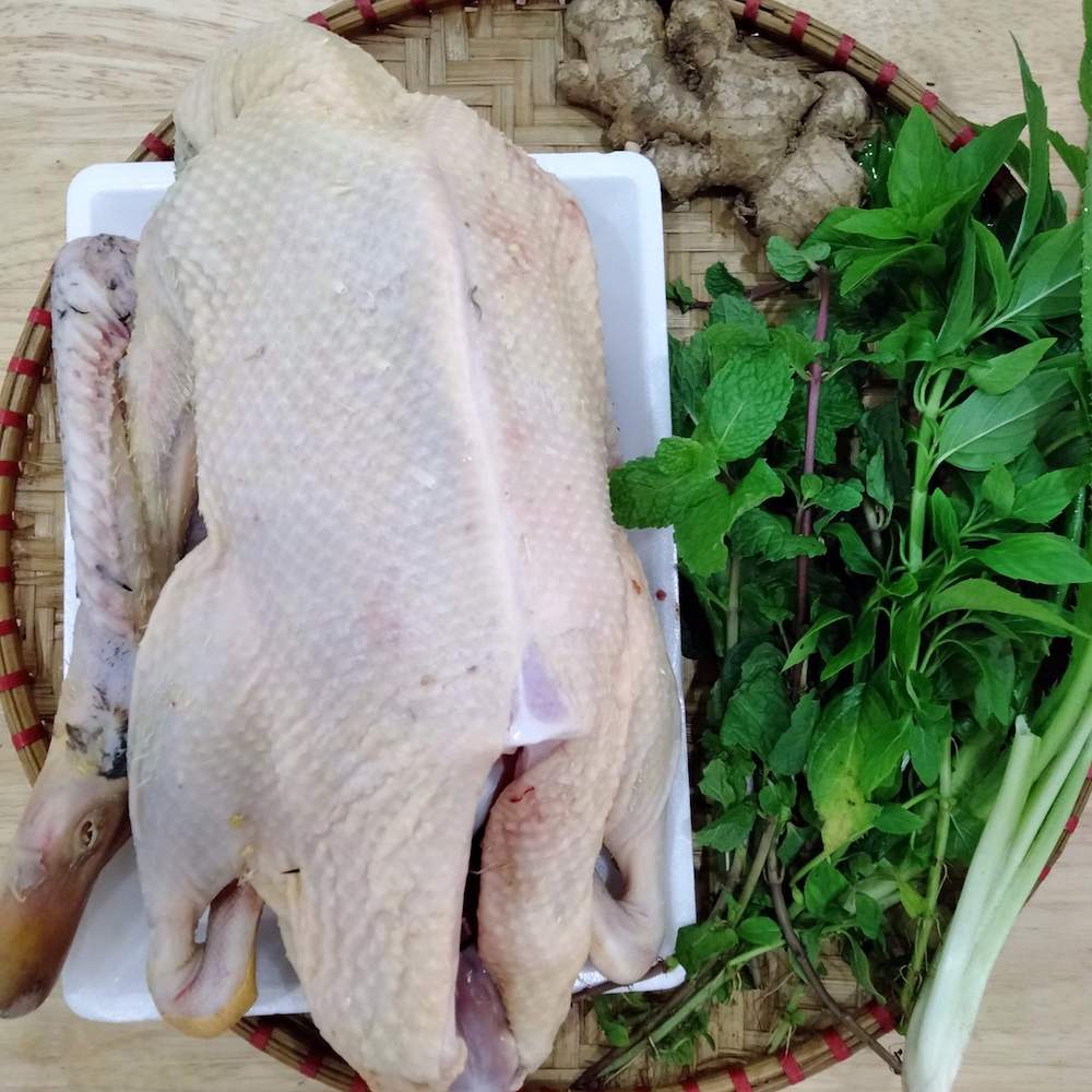 If you're a brave duck killer coming to Hue, don't miss the number 2 delicious Trieu Tay duck