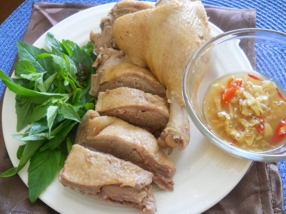 If you're a brave duck hunter coming to Hue, don't miss the delicious Trieu Tay duck number 8