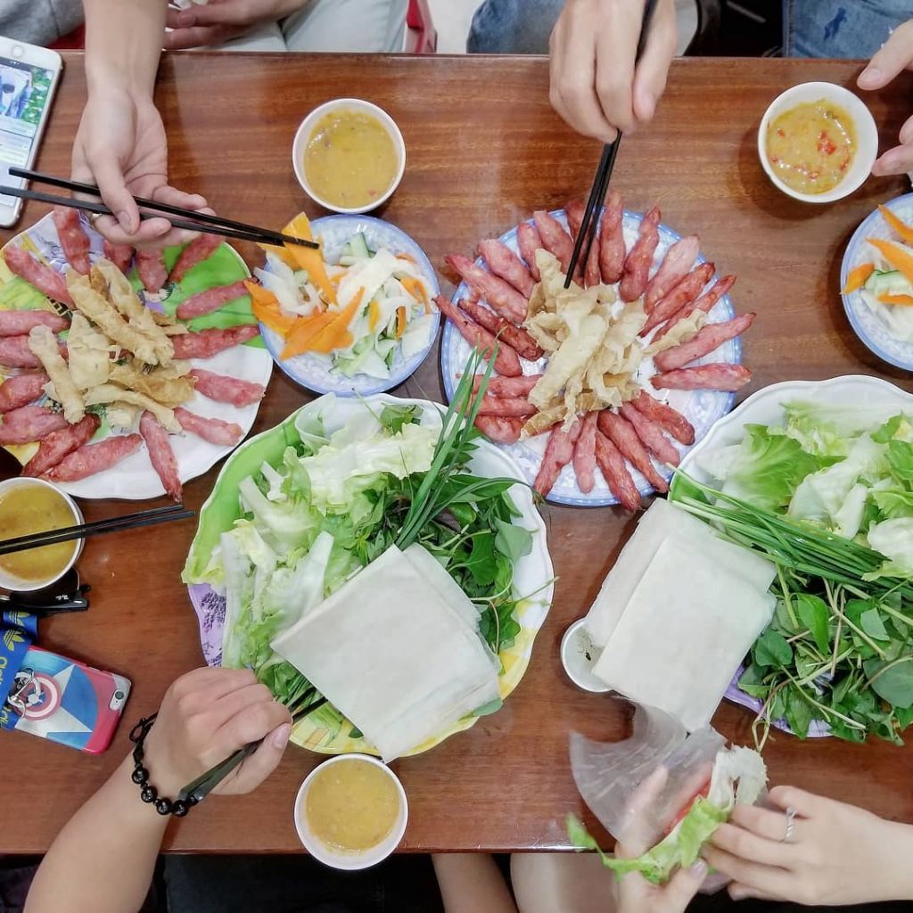 Fans of fried spring rolls - grilled spring rolls should definitely not miss the TOP 4 delicious restaurants in Da Lat 7