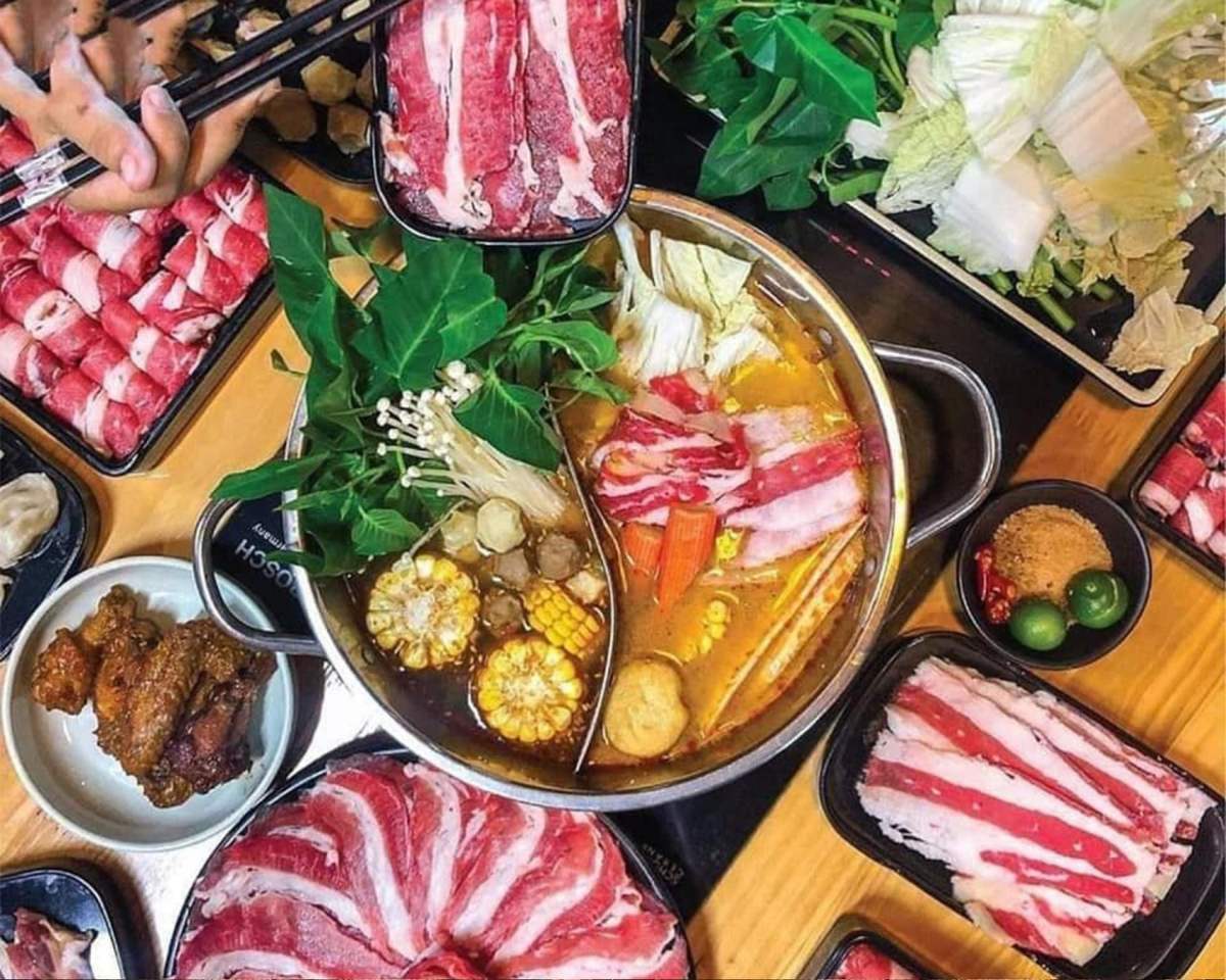 Fin House Sapa Restaurant - Whispering in front of the Hot Pot Buffet restaurant with lovely prices 4