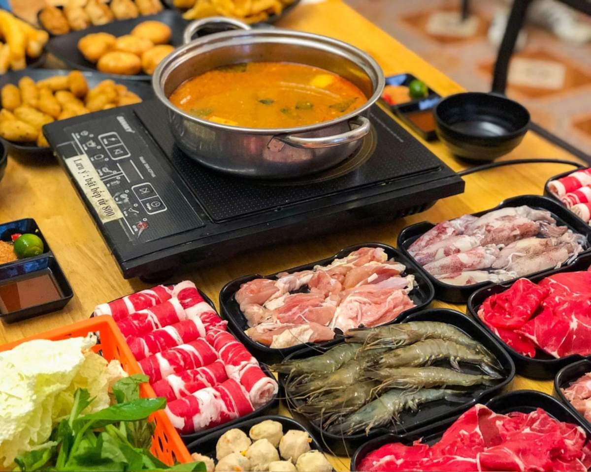 Fin House Sapa Restaurant - Whispering in front of the Hot Pot Buffet restaurant with lovely prices 6