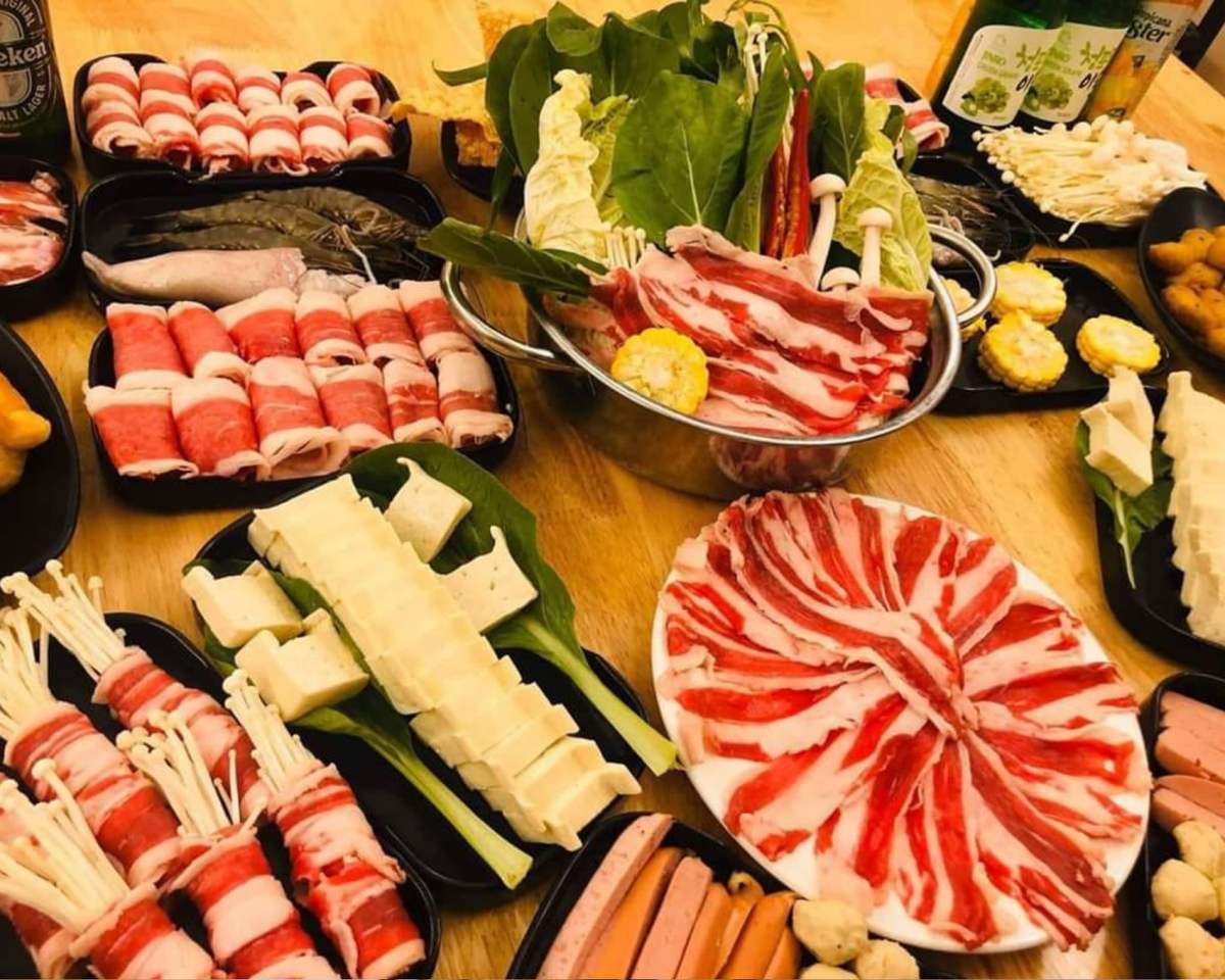 Fin House Sapa Restaurant - Whispering in front of the Hot Pot Buffet restaurant with lovely prices 12