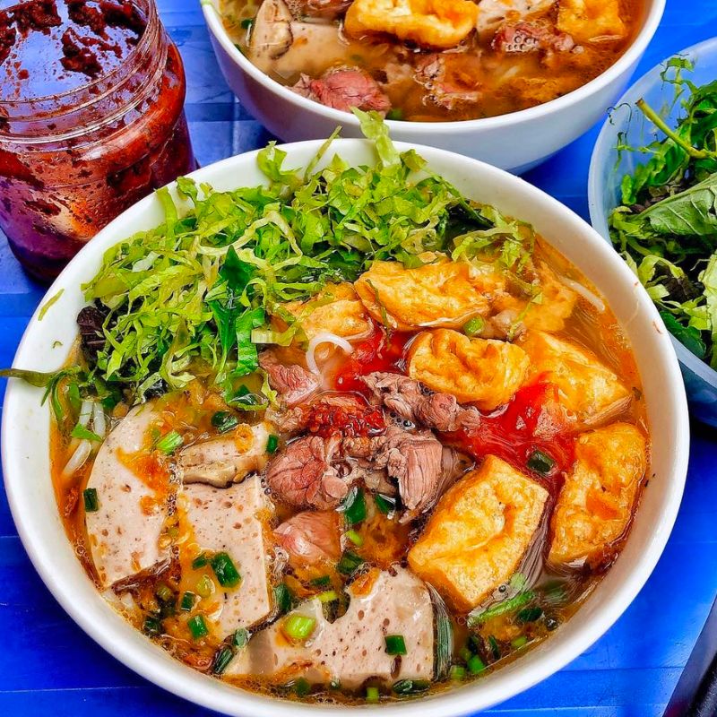 Food tour of Hanoi with a list of 15 delicious dishes of the Capital 8