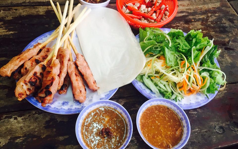 Visit the top 6 grilled meat noodle shops with spring rolls in Da Nang to enjoy specialties 9