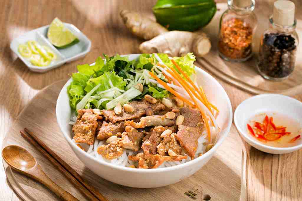 Visit the top 6 grilled meat noodle shops with spring rolls in Da Nang to enjoy specialties 6
