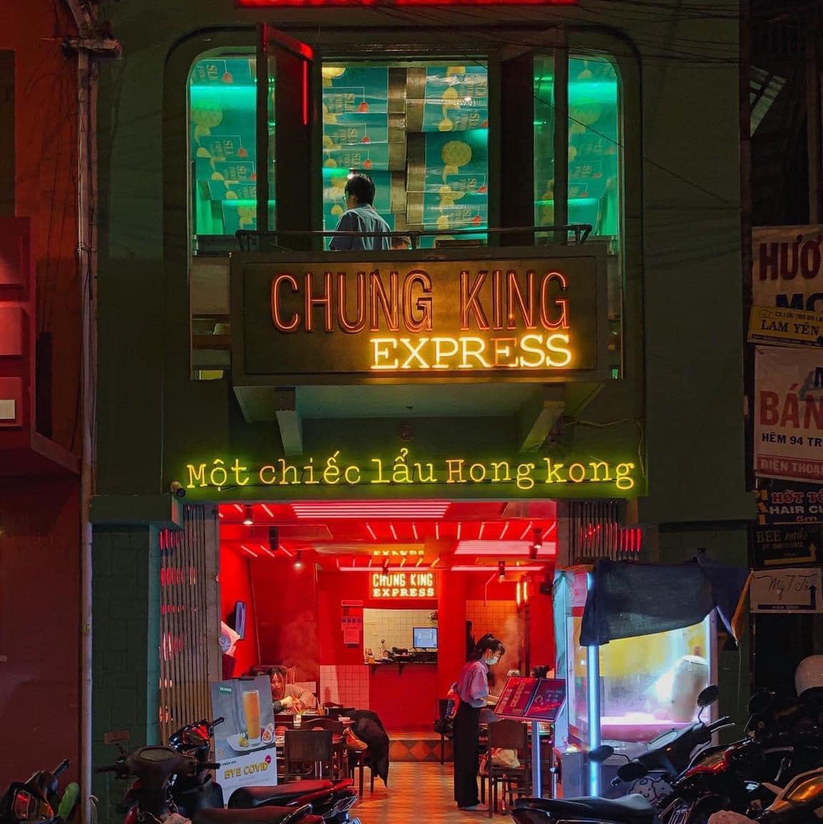 Visit Chungking Express restaurant to enjoy a Hong Kong hot pot in the heart of Da Lat 2