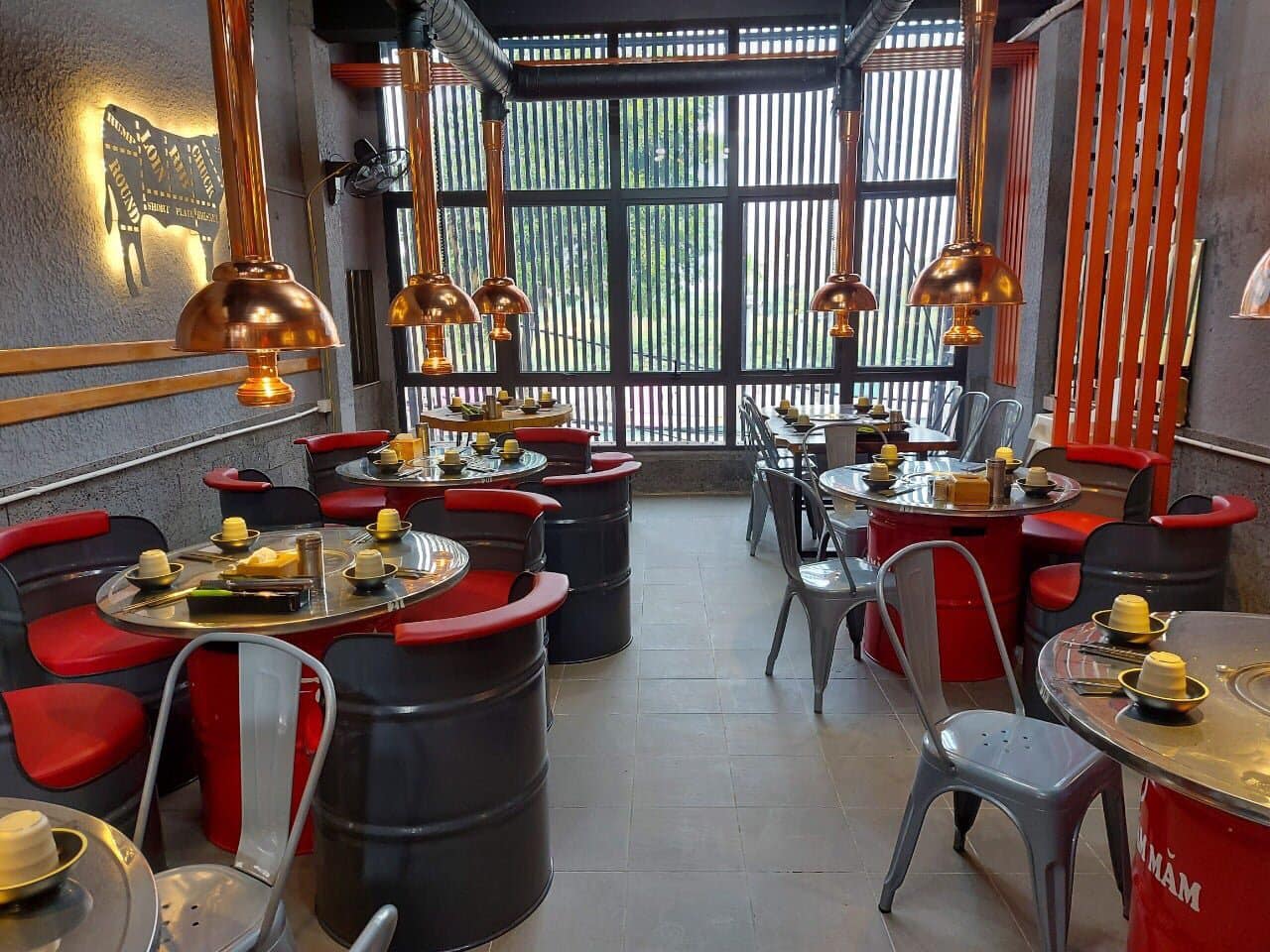 Visit Mam Mam Steak restaurant to enjoy the famous delicious steak 3
