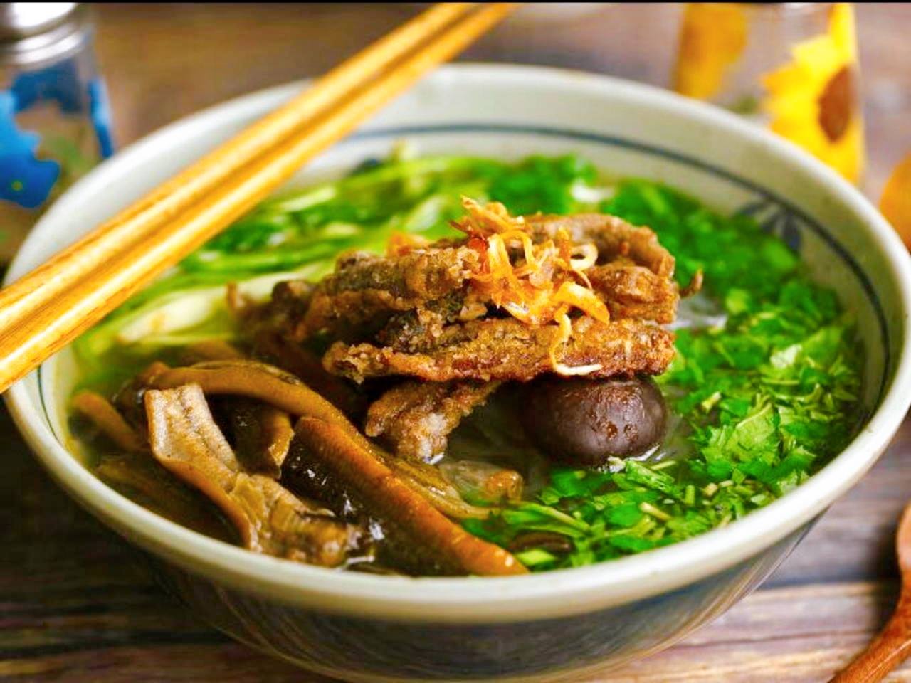 Visit breakfast places in Hanoi to enjoy delicious - nutritious - cheap Hanoi specialties 3