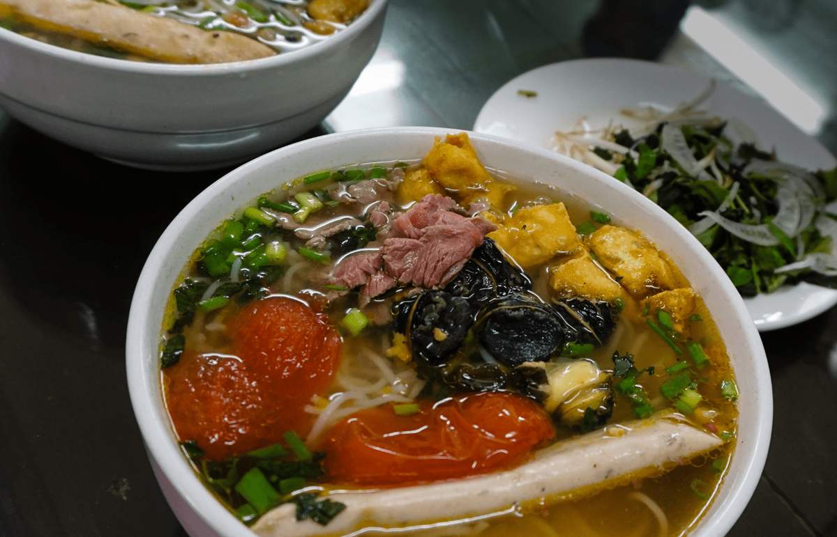 Visit breakfast places in Hanoi to enjoy delicious - nutritious - cheap Hanoi specialties 7
