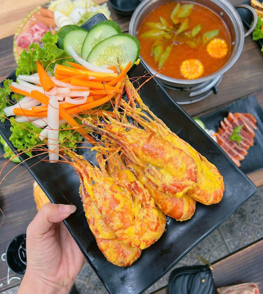 Visit ú Nu Grill Shop in the heart of Da Lat to fatten your hungry stomach 4