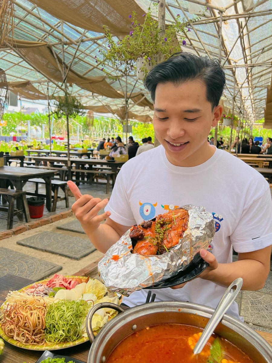 Visit ú Nu Grill Shop in the heart of Da Lat to fatten your hungry stomach 9