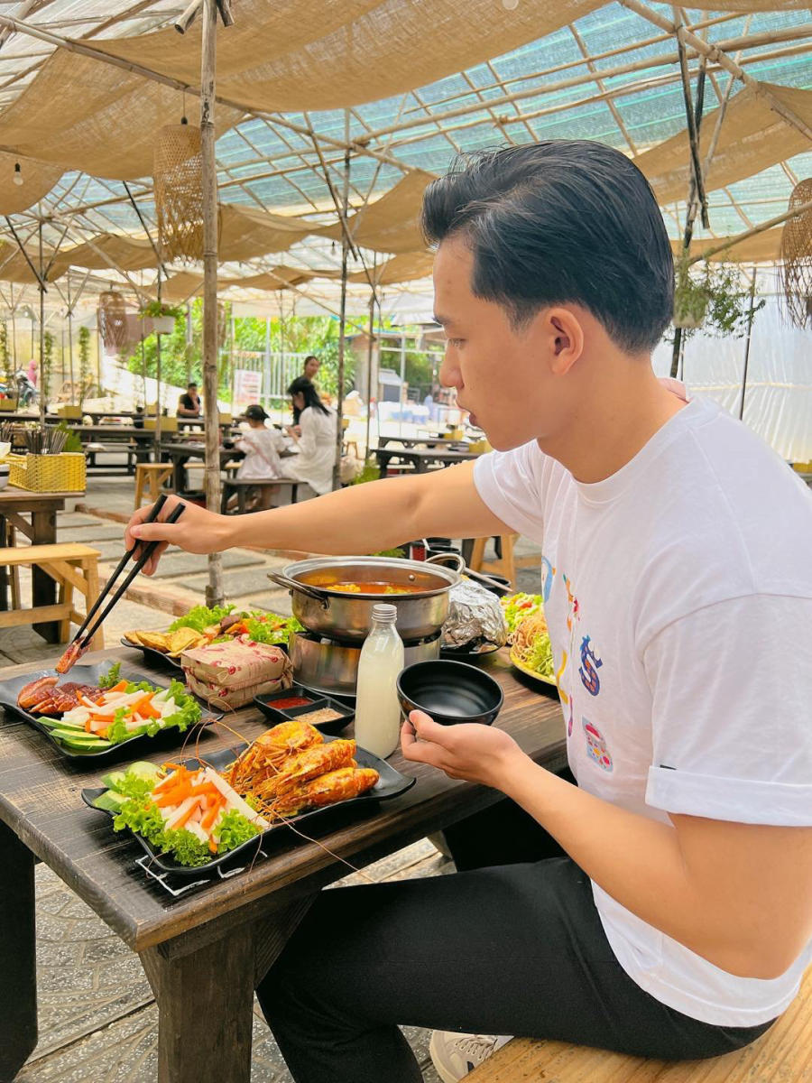 Visit ú Nu Grill Shop in the heart of Da Lat to fatten your hungry stomach 10