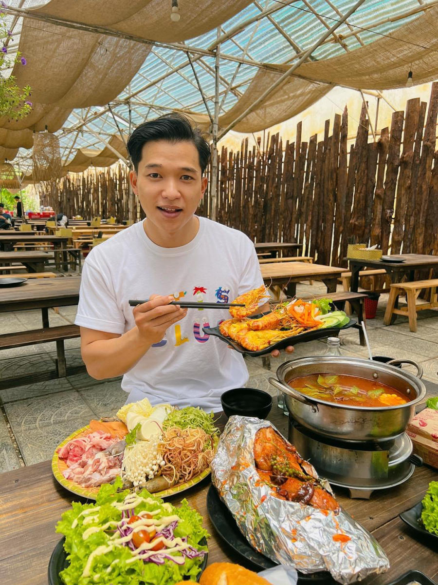 Visit U Nu Grill Shop in the heart of Da Lat to fatten your hungry stomach 11