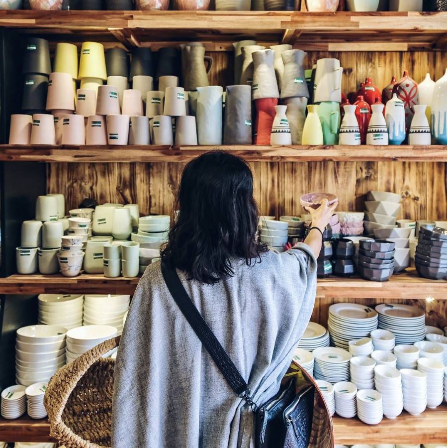 Suggesting gifts you should buy when traveling to Hanoi 9