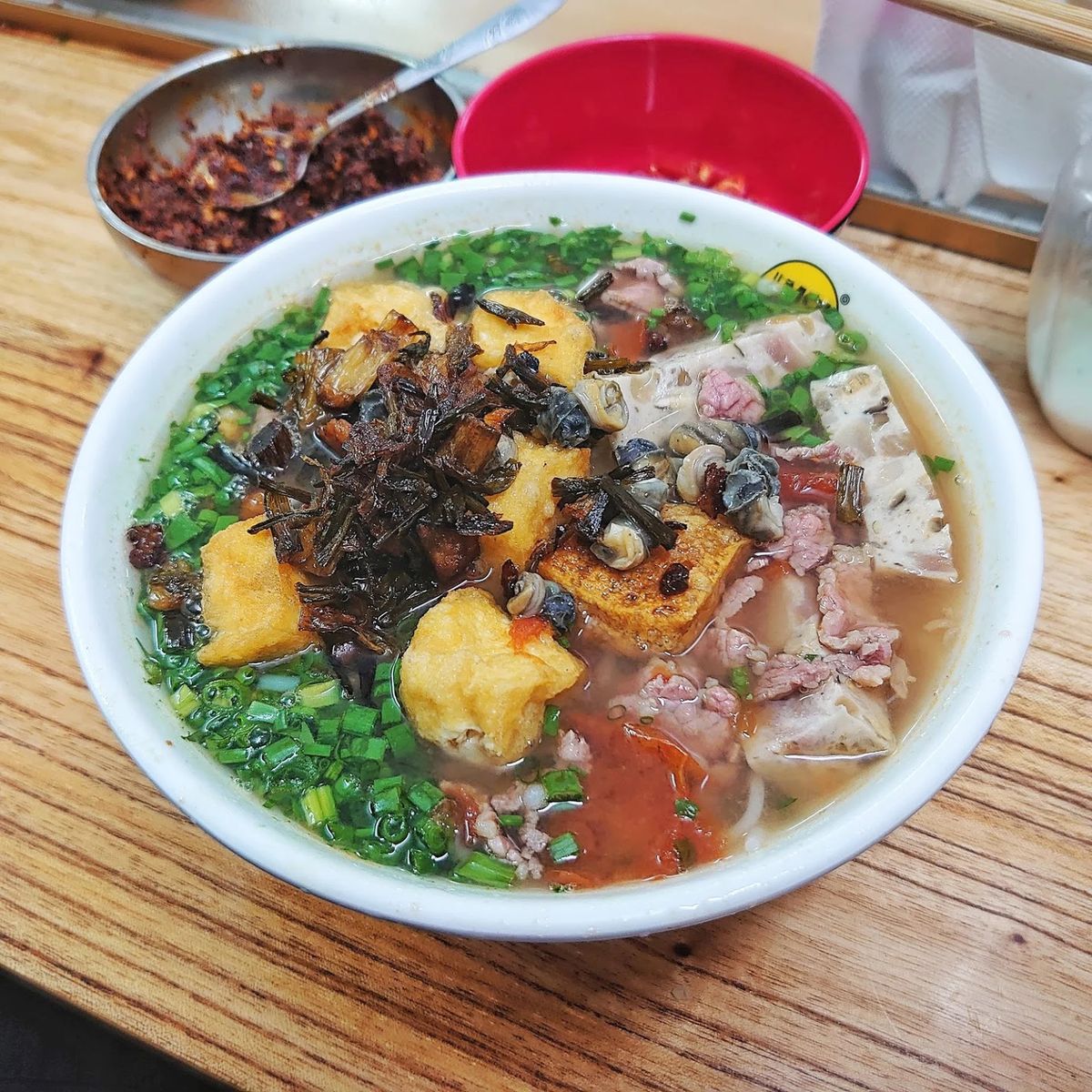 Suggested top 7 best snail noodle shops in Hanoi that you should not miss 5