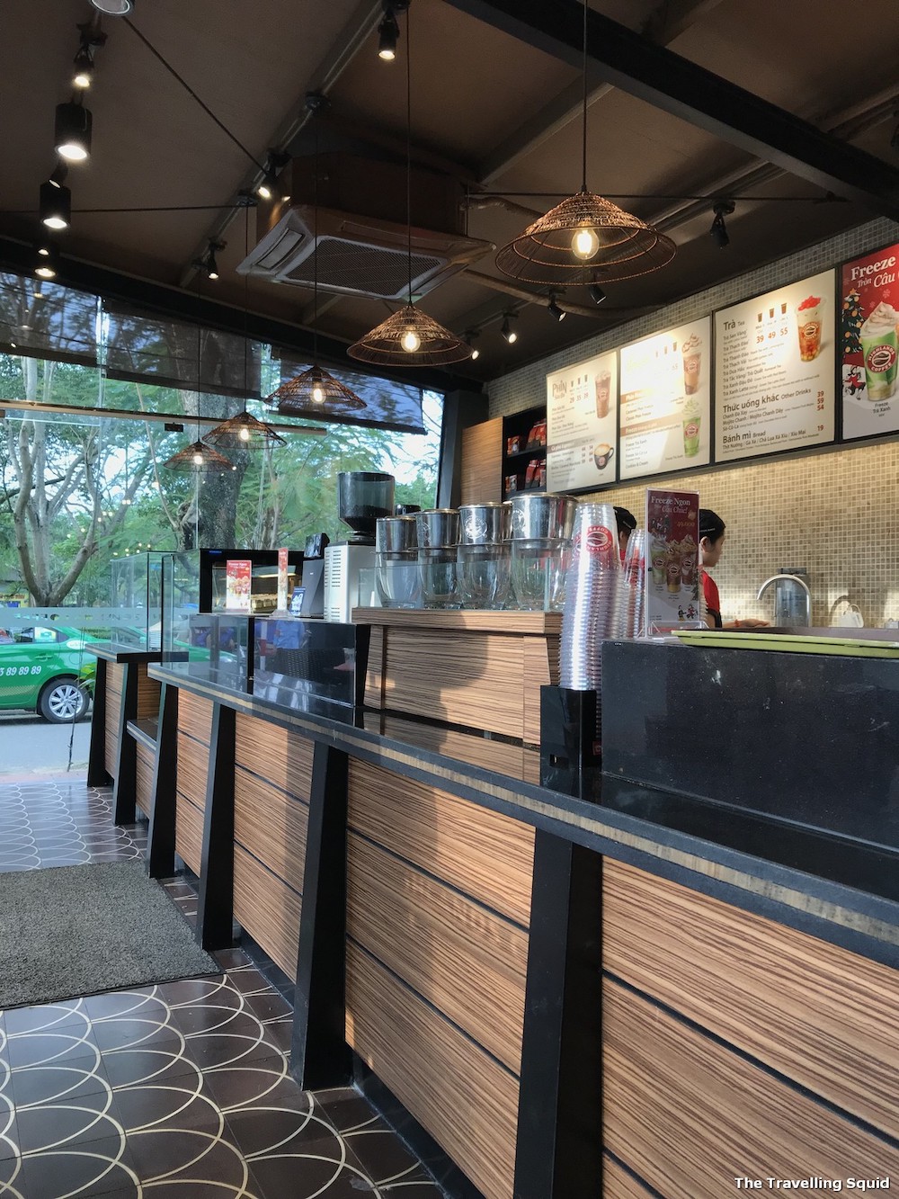 Suggested top 9 Cafes on Le Loi Street in Hue to rest for a long trip 2