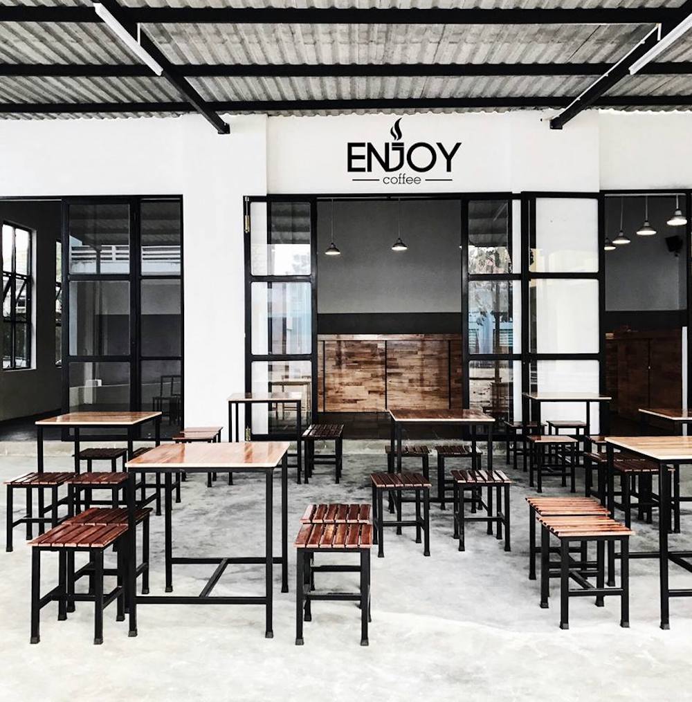 Suggested top 9 Cafes on Le Loi Street in Hue to rest for a long trip 4