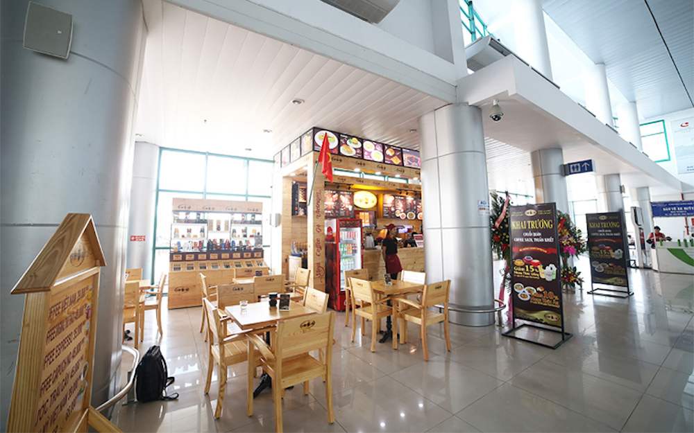 Suggested top 9 Cafes on Le Loi Street in Hue to rest for a long trip 5