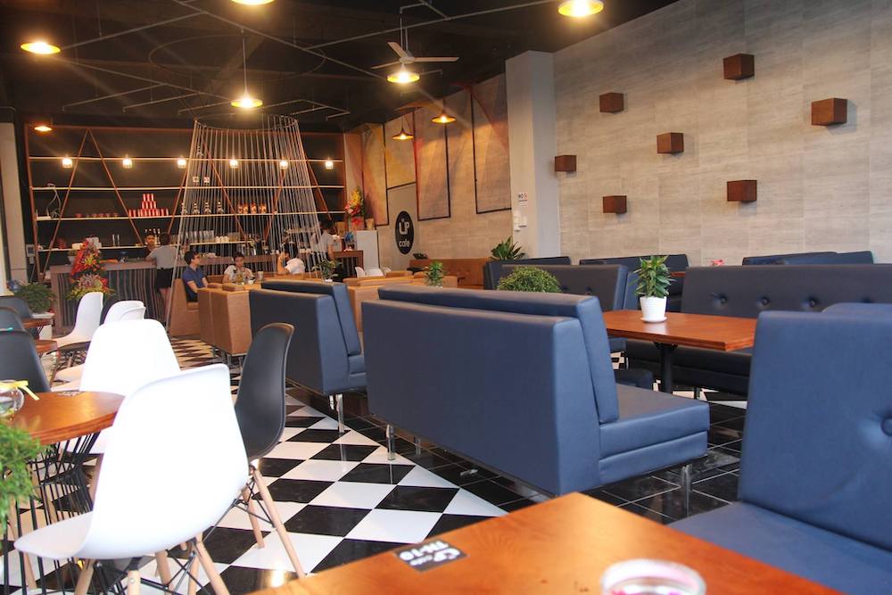 Suggested top 9 Cafes on Le Loi Street in Hue to rest for a 10-hour trip