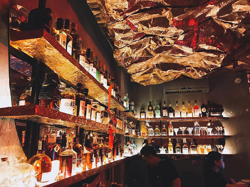 Hidden bar, a new entertainment trend for young people in Saigon 7