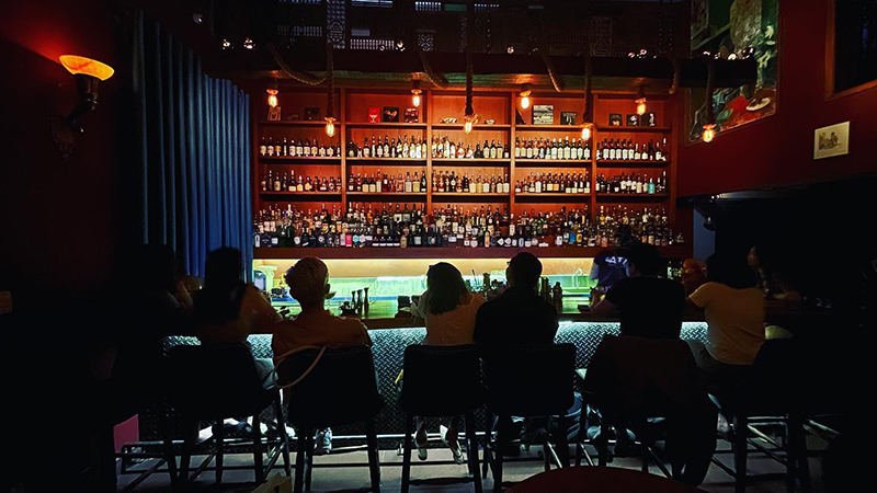Hidden bar, a new entertainment trend for Saigon youth 4