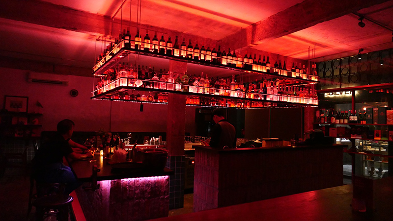 Hidden bar, a new entertainment trend for young people in Saigon 2