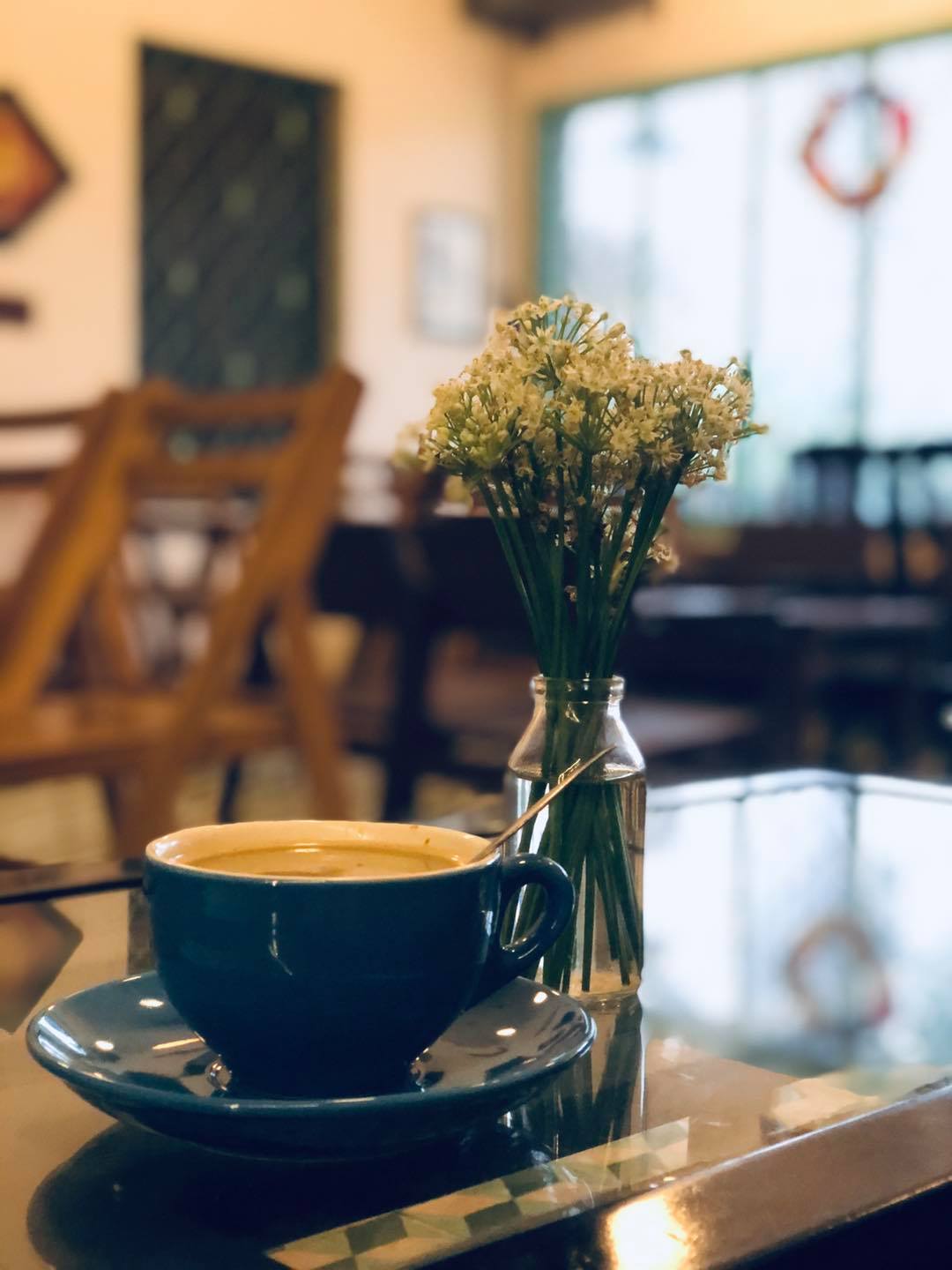 Join Hue Cafe Roastery to enjoy the rustic music space at Hue 8